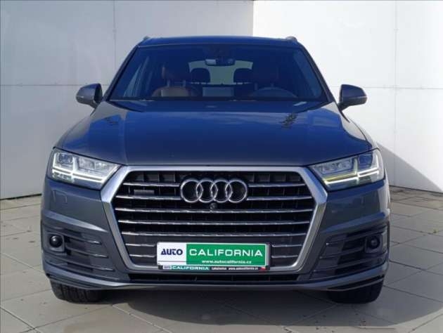Audi Q7 3,0 TFSi S-Line 7míst Kamera