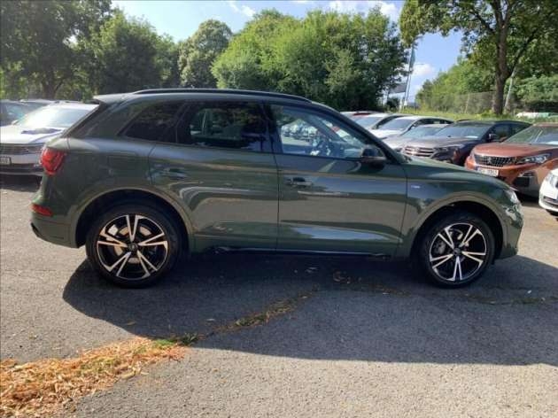 Audi Q5 2,0 TDI QUATTRO SLINE ČR,SERVI