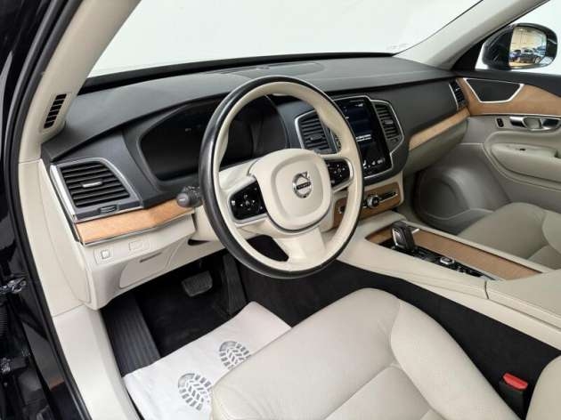 Volvo XC90 B5 AWD Momentum Pro Auto