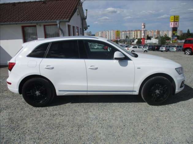 Audi Q5 2,0 TDI S-line,quattro,servis,