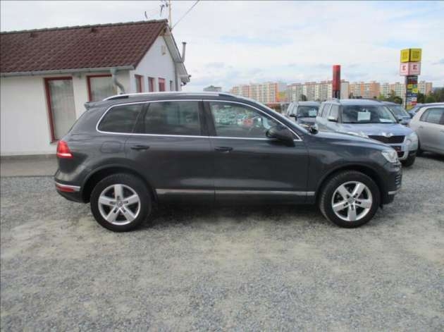 Volkswagen Touareg 3,0 TDI, DSG,servis,el.tažné