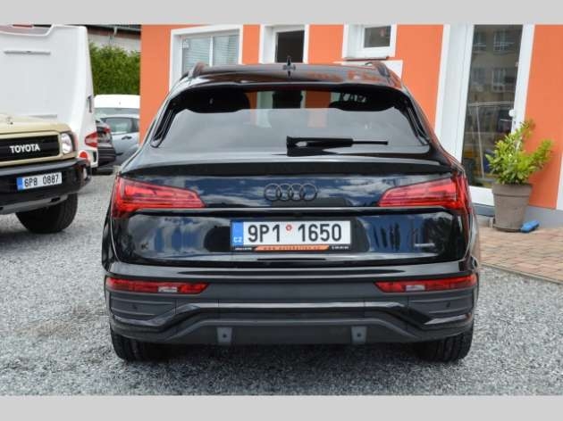 Audi Q5 SB 40 TDi Quattro S-LINE / ČR