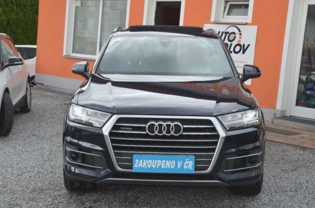 Audi Q7 3.0 TDi Quattro S-LINE / ČR