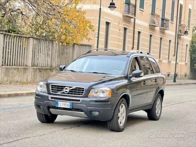 Volvo XC90 2,4 D5 AWD R-Design Auto 7míst