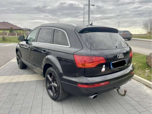 Audi Q7 3,0 , 7 MÍST, TAŽNÉ