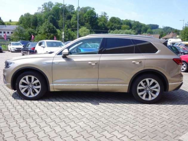 Volkswagen Touareg 3.0TDI 210kW 4MOT -1.MAJITEL