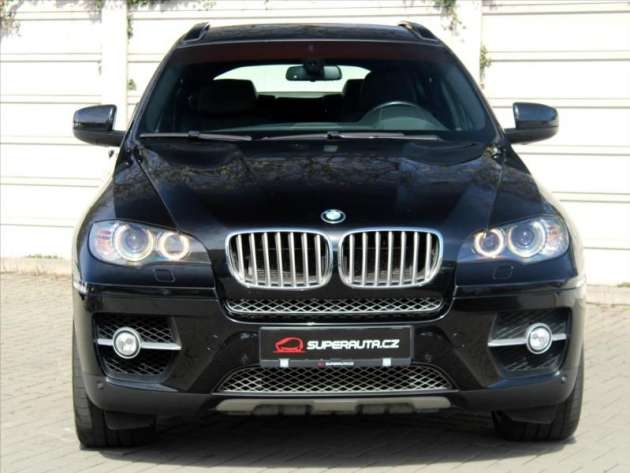 BMW X6 4,4 50i TwinTurbo xDrive V8 32