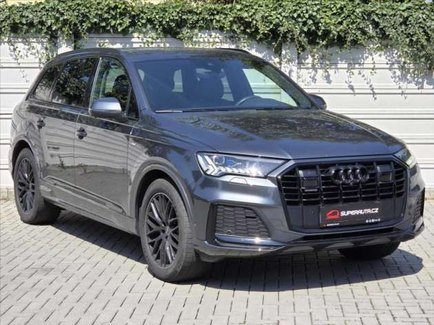 Audi Q7 3,0 50TDi S-line TZ ČR 1.maj T
