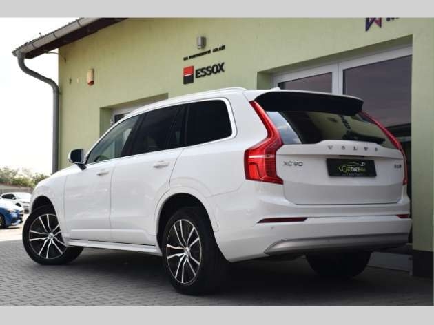 Volvo XC90 B5 AWD MOMENTUM ACC ČR 1.M